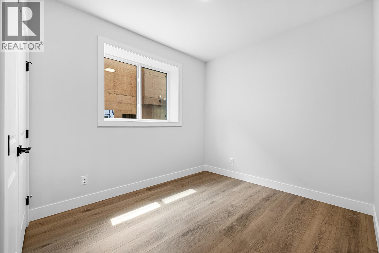  1154 Lone Pine Drive, Kelowna