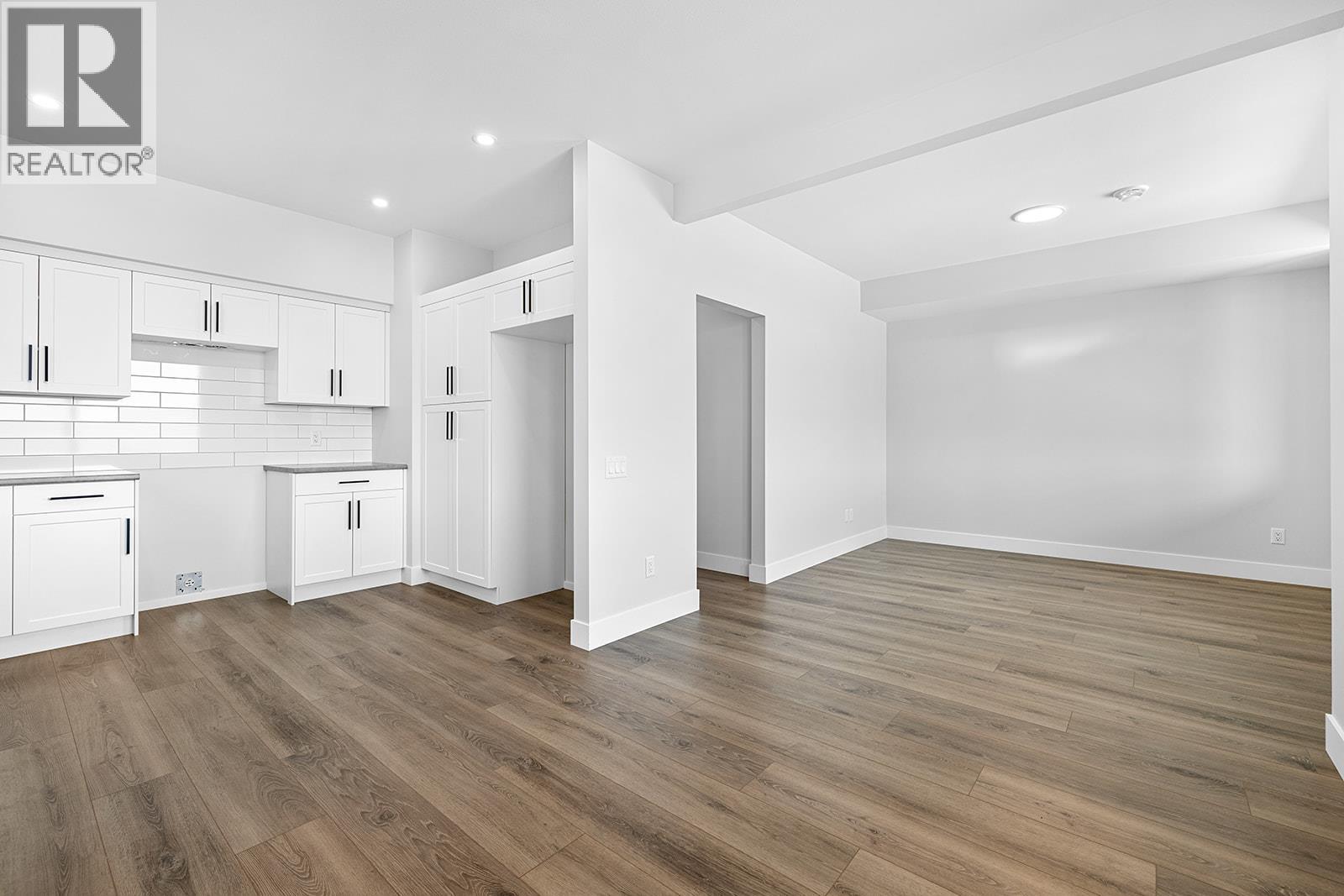  1154 Lone Pine Drive, Kelowna