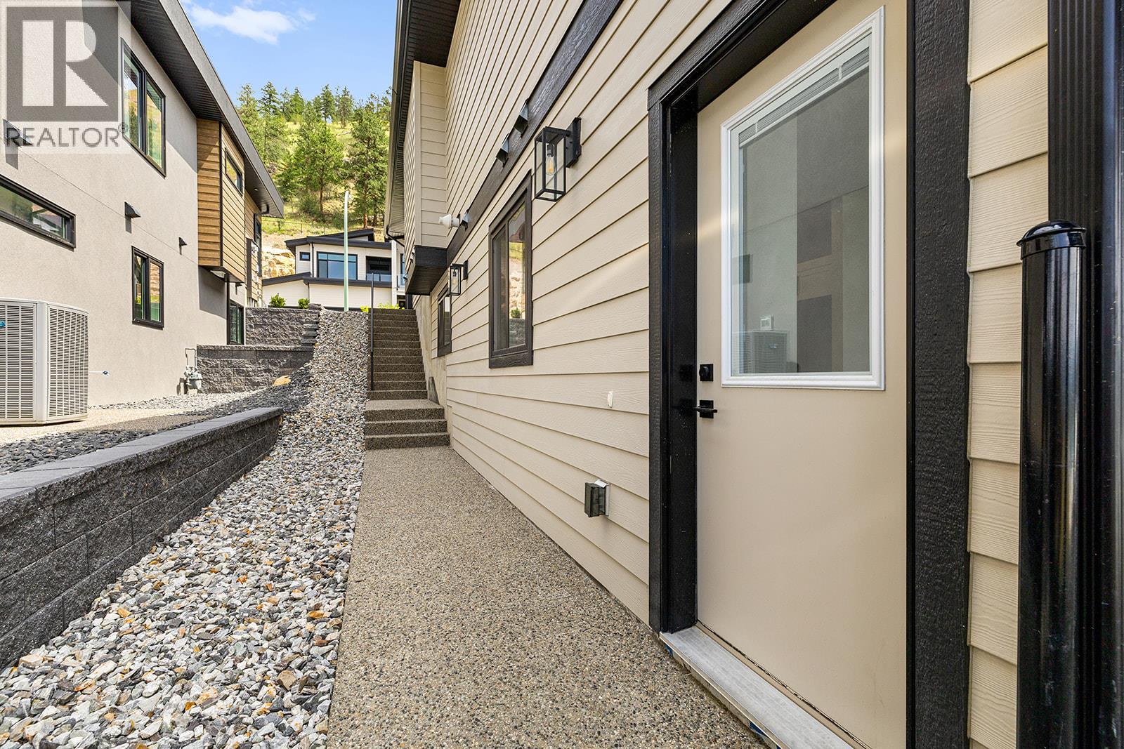  1154 Lone Pine Drive, Kelowna
