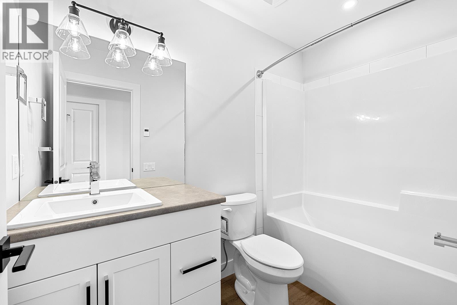  1154 Lone Pine Drive, Kelowna