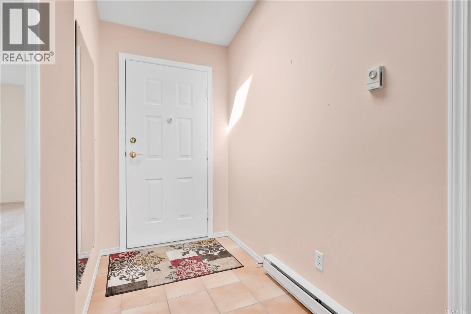 8 895 Royal Oak Ave, Saanich