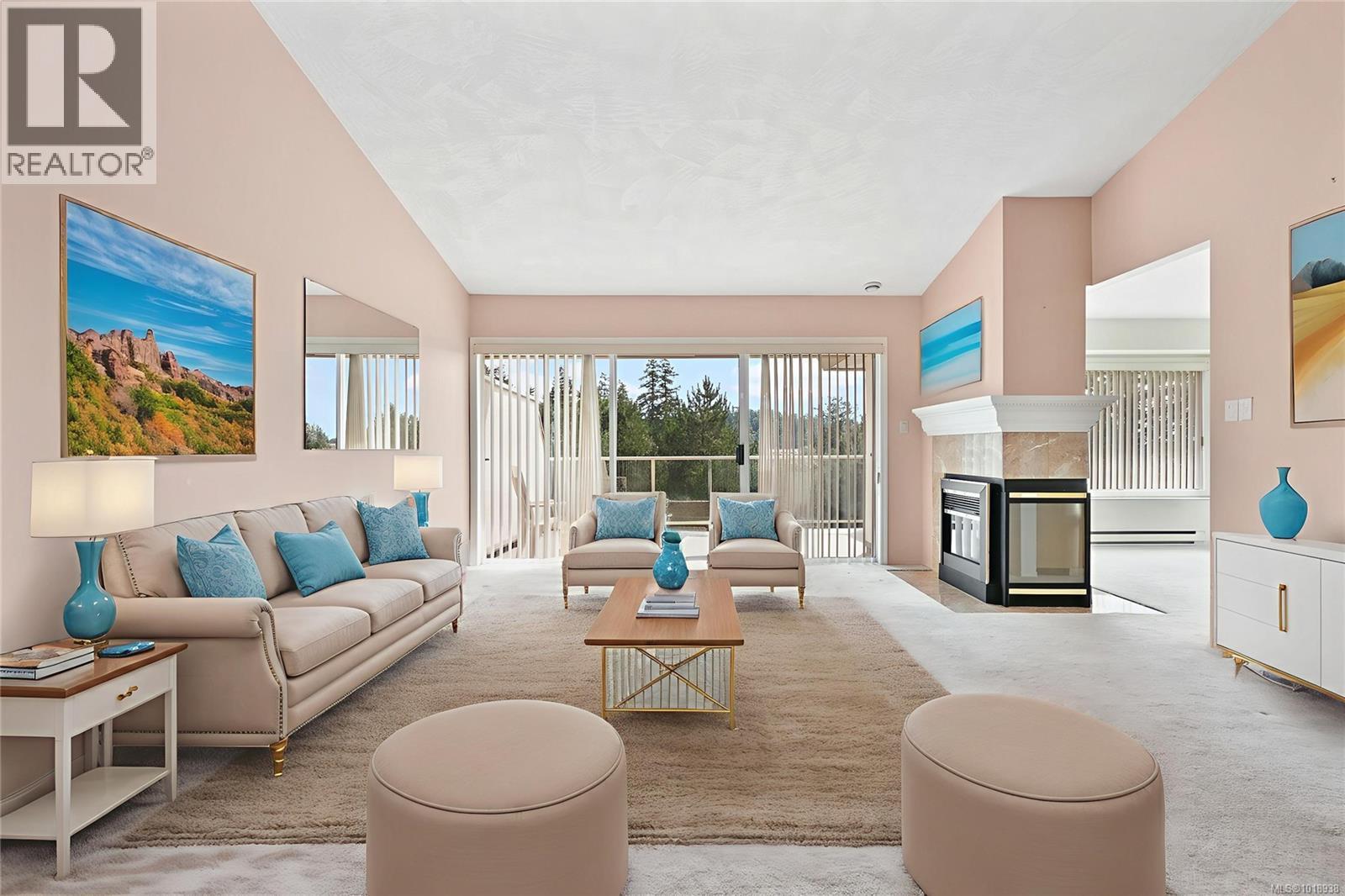 8 895 Royal Oak Ave, Saanich