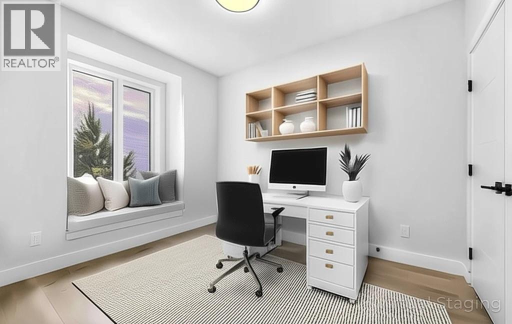  1018 Emslie Street, Kelowna