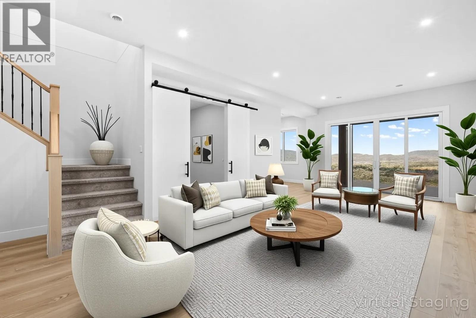  1018 Emslie Street, Kelowna