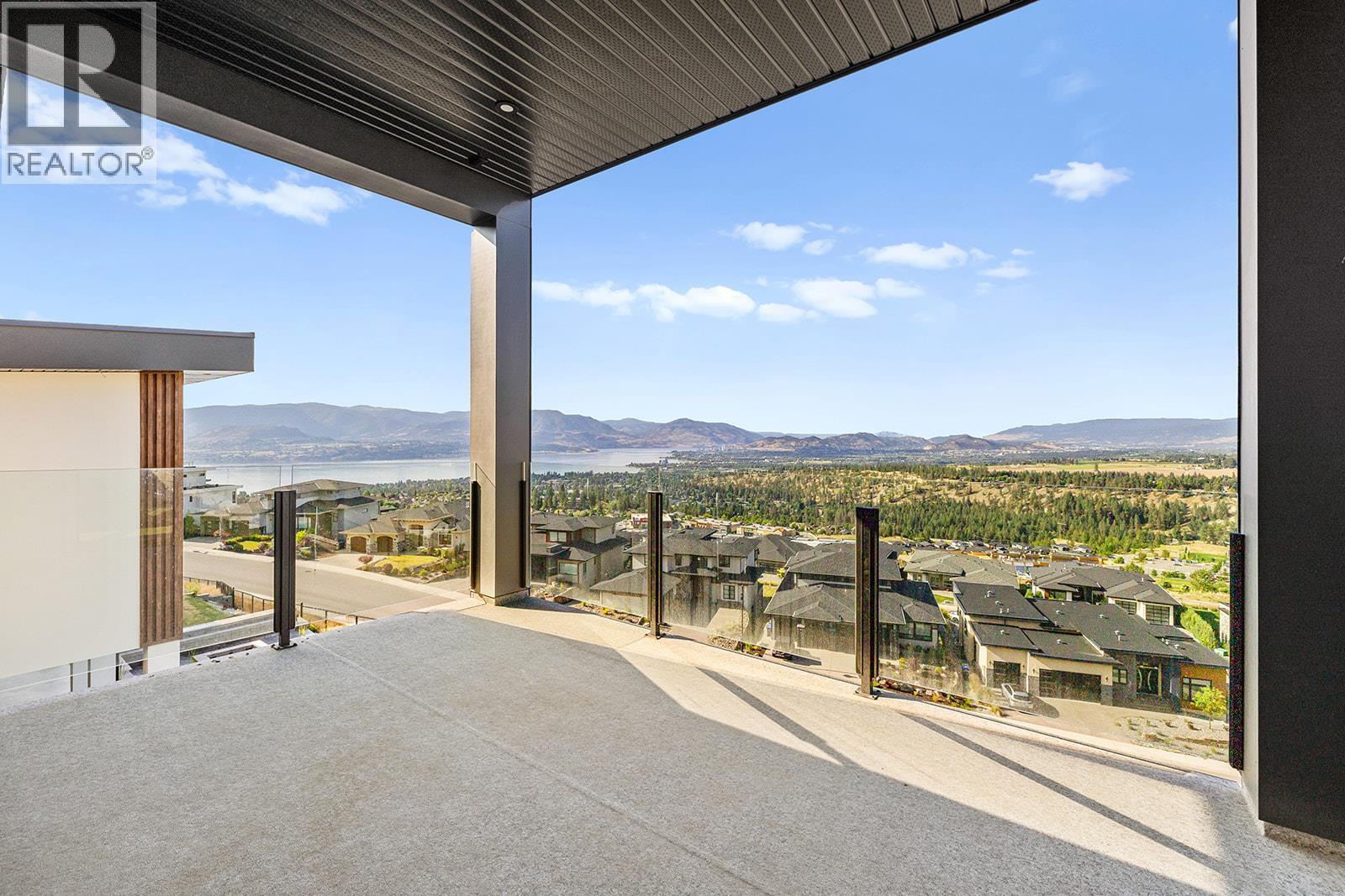  1018 Emslie Street, Kelowna