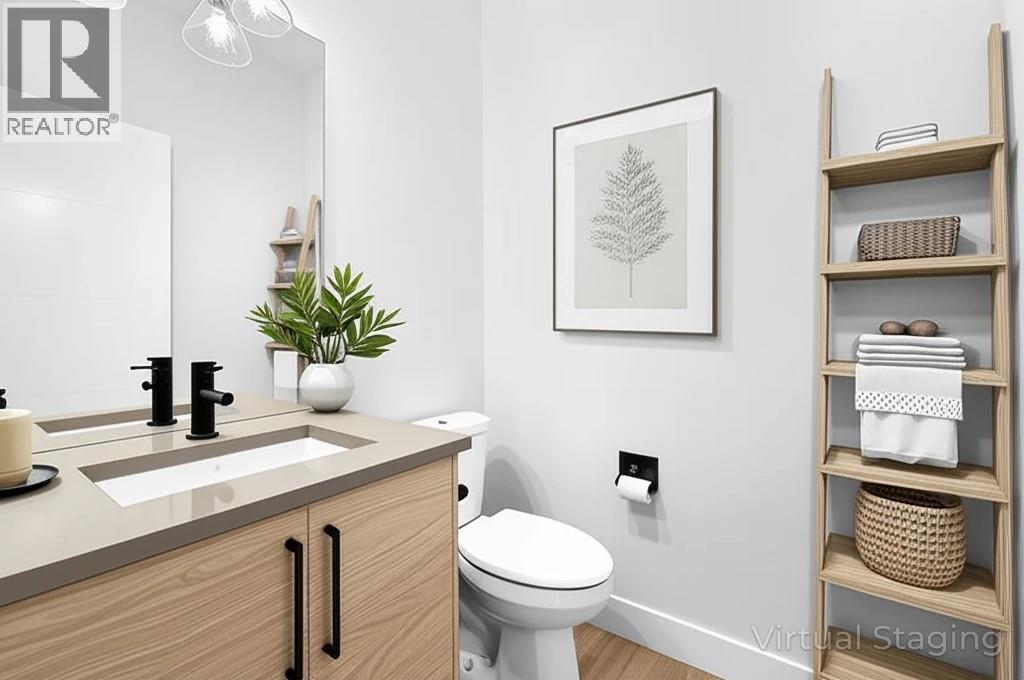  1018 Emslie Street, Kelowna