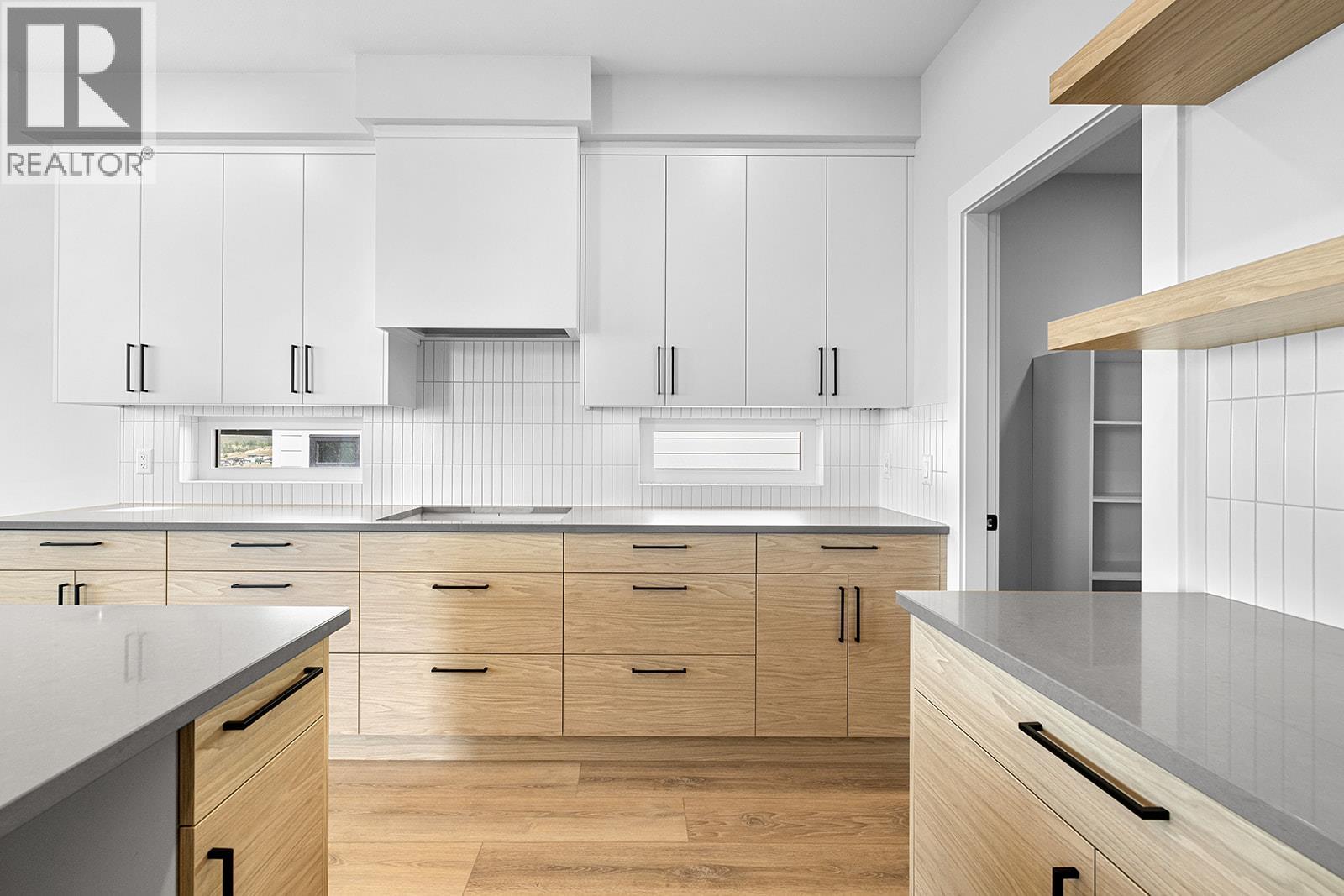  1018 Emslie Street, Kelowna