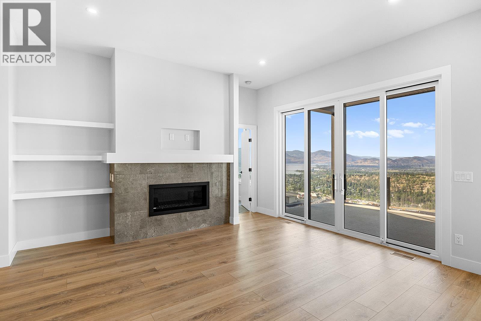  1018 Emslie Street, Kelowna