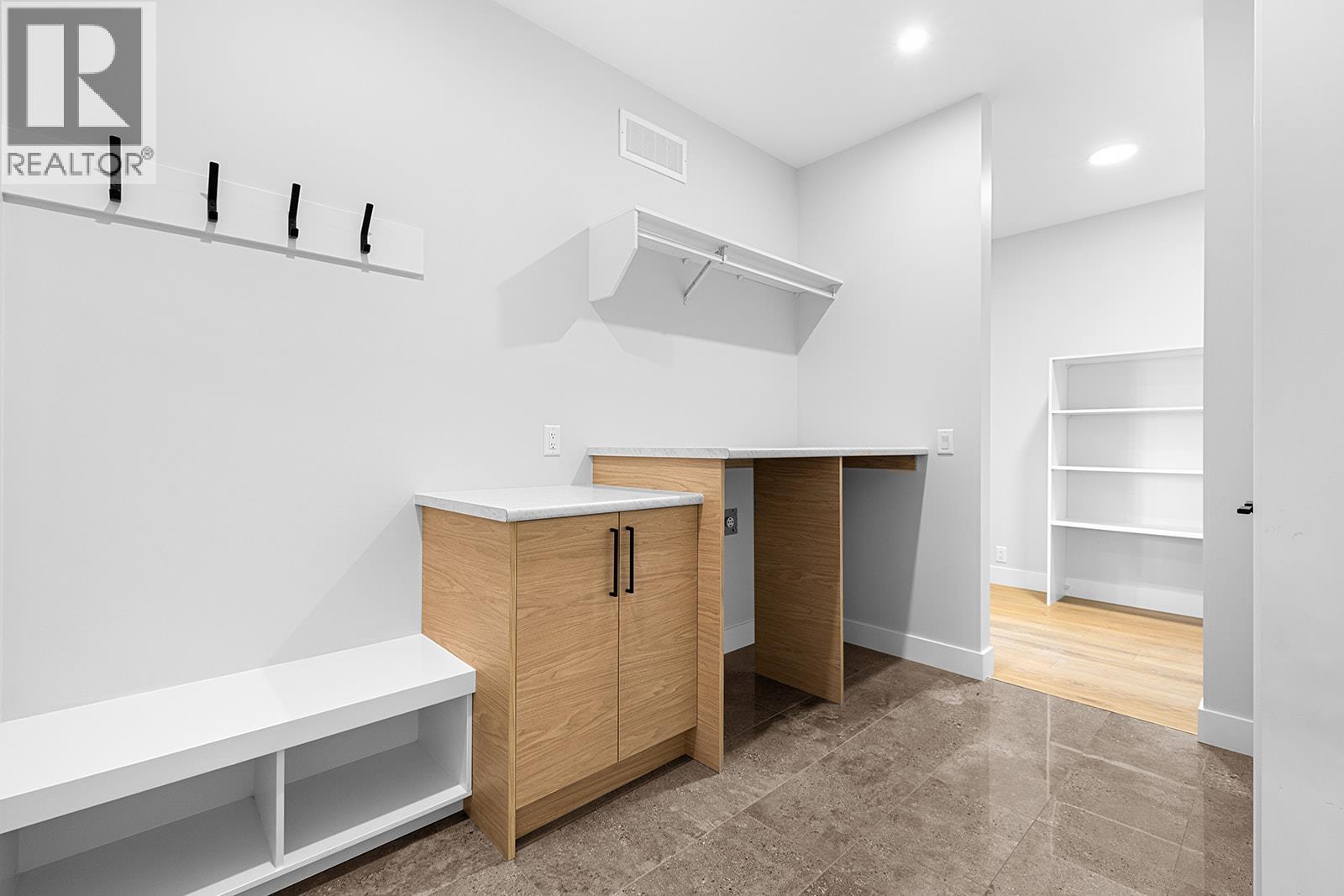  1018 Emslie Street, Kelowna