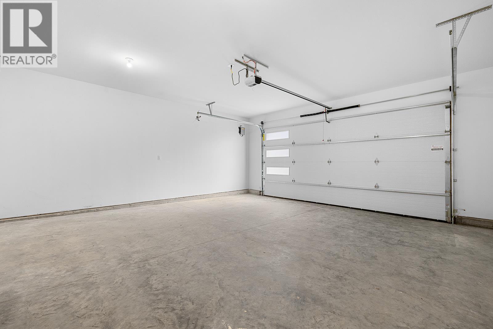  1018 Emslie Street, Kelowna