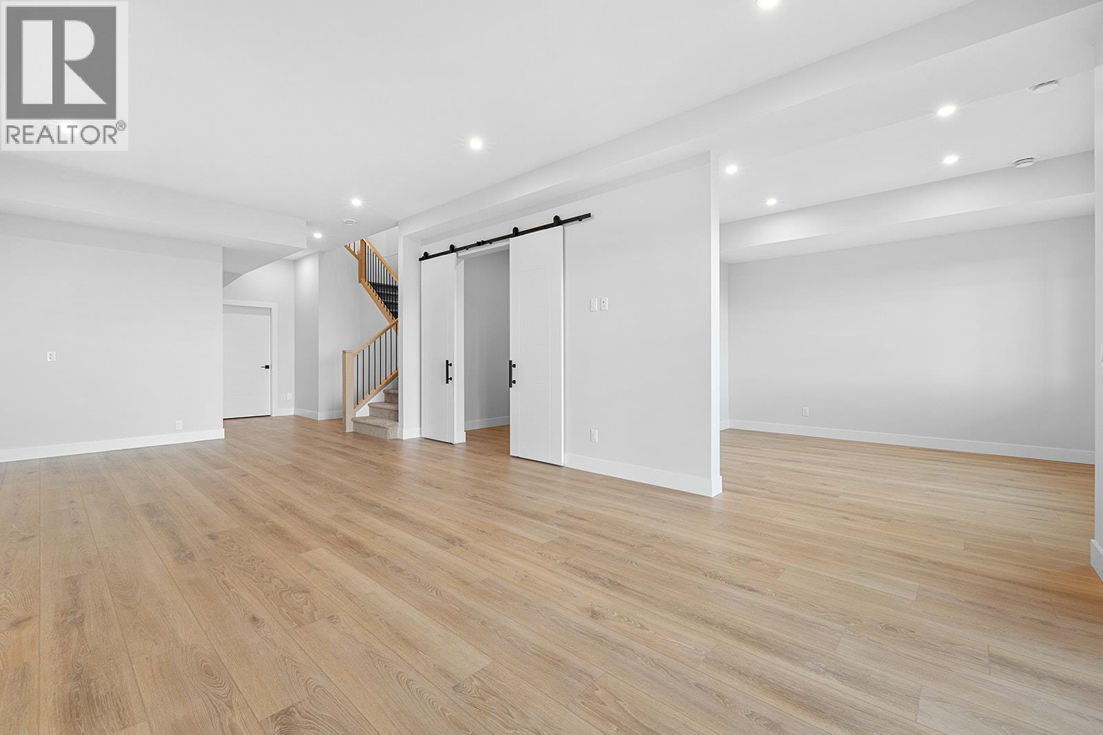  1018 Emslie Street, Kelowna