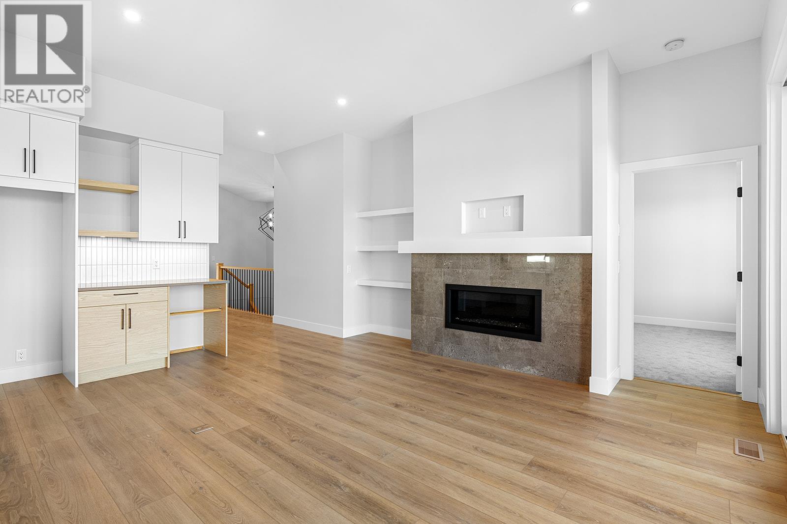  1018 Emslie Street, Kelowna