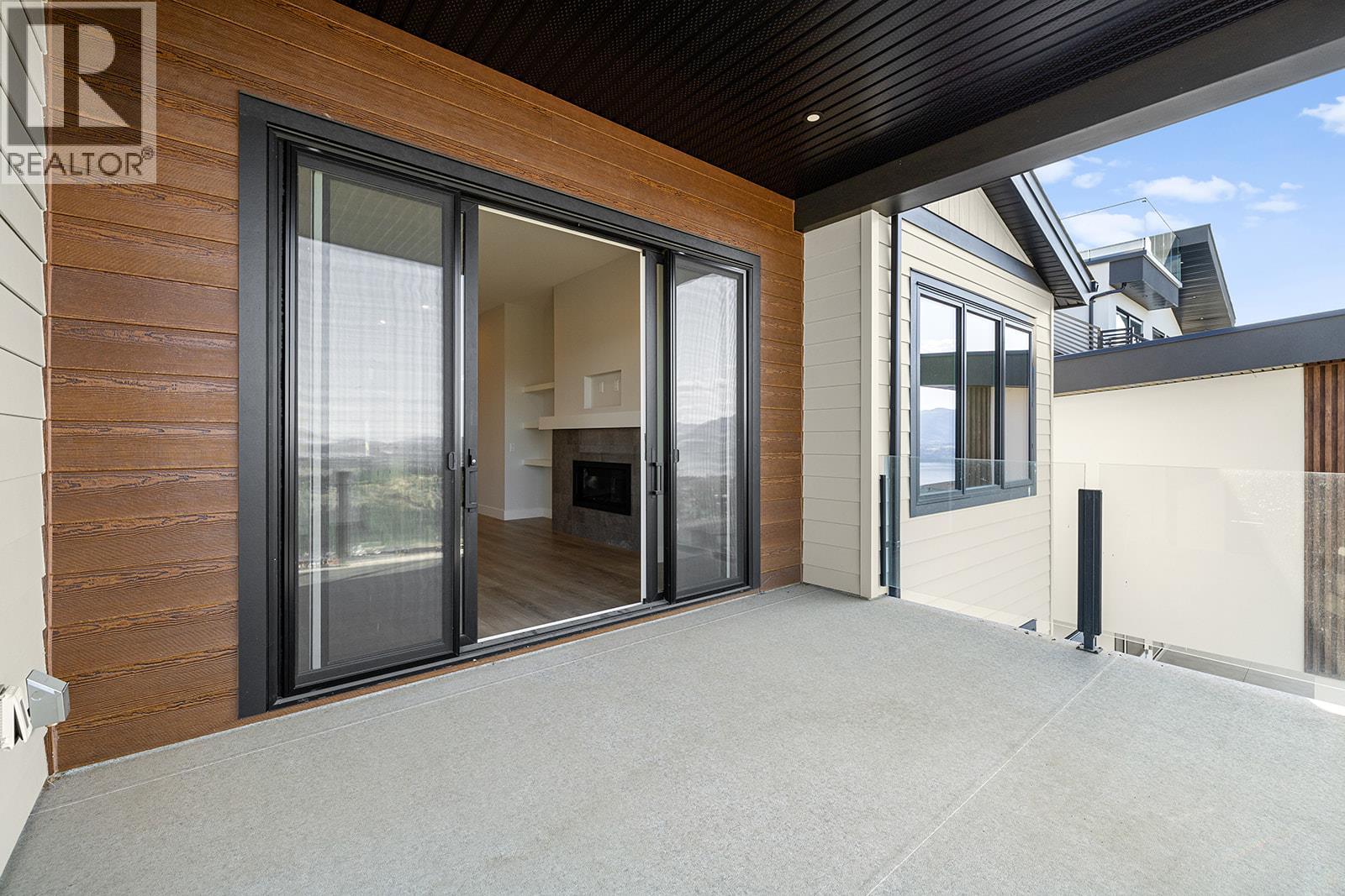  1018 Emslie Street, Kelowna