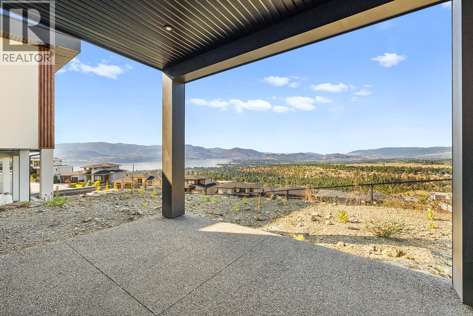  1018 Emslie Street, Kelowna