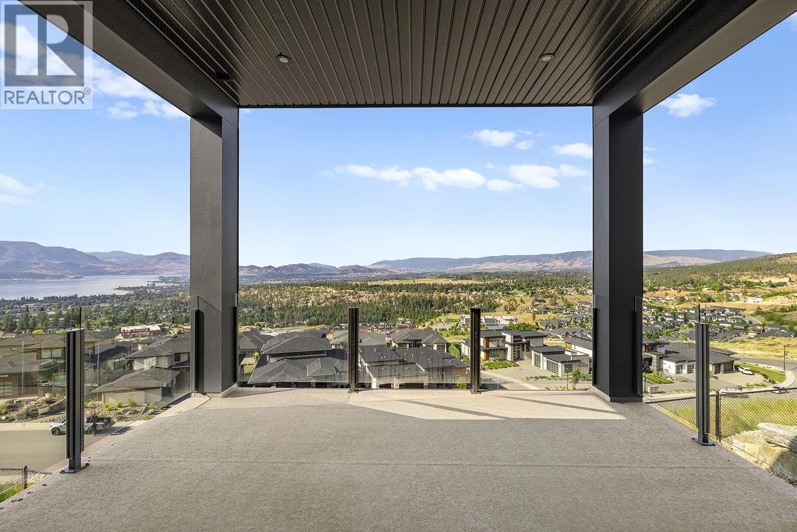  1018 Emslie Street, Kelowna