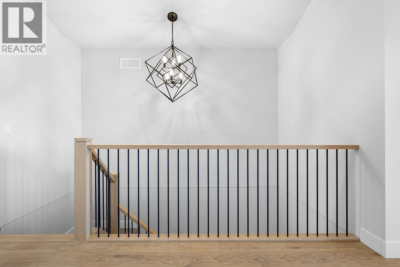  1018 Emslie Street, Kelowna