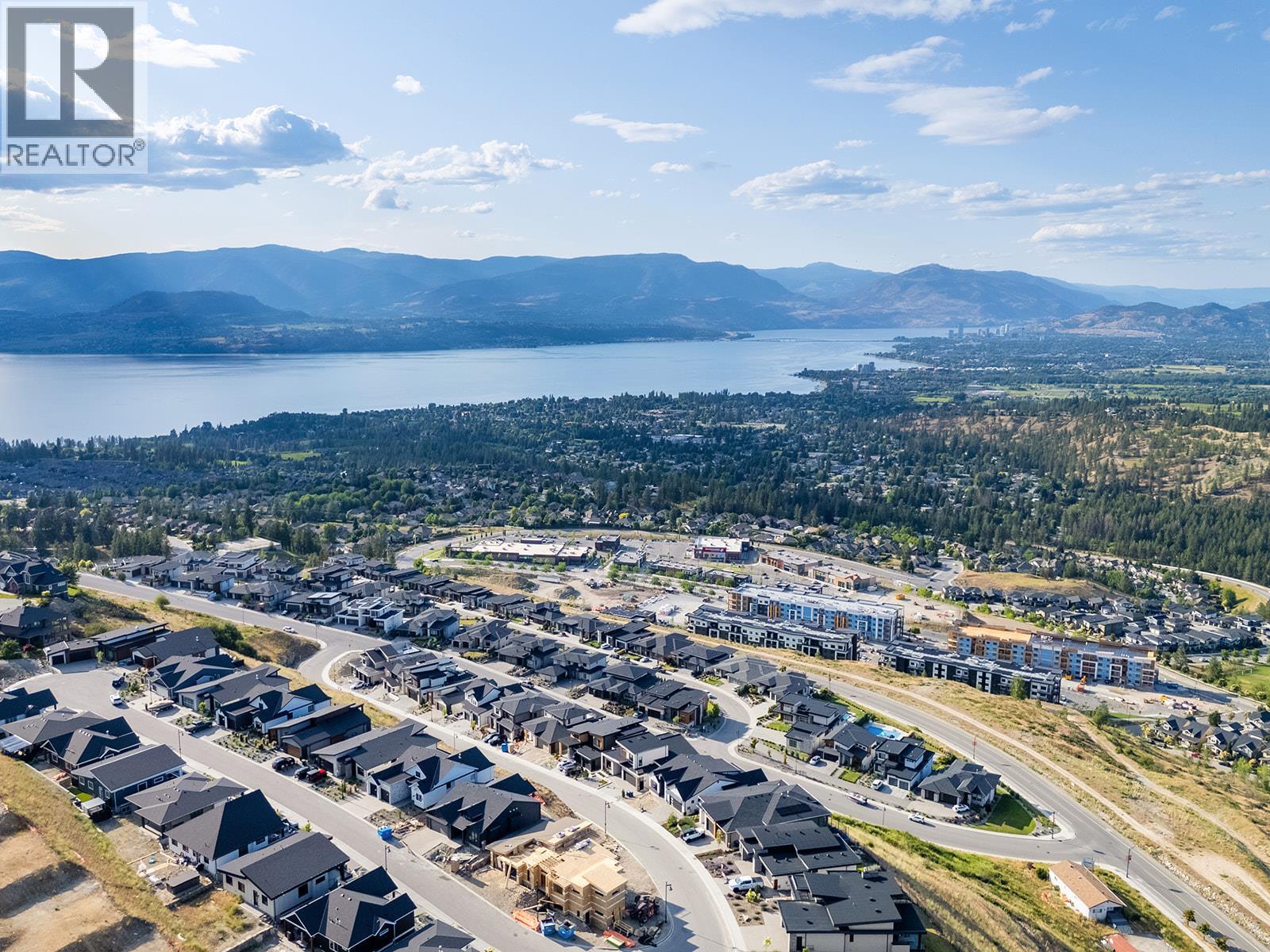  1018 Emslie Street, Kelowna