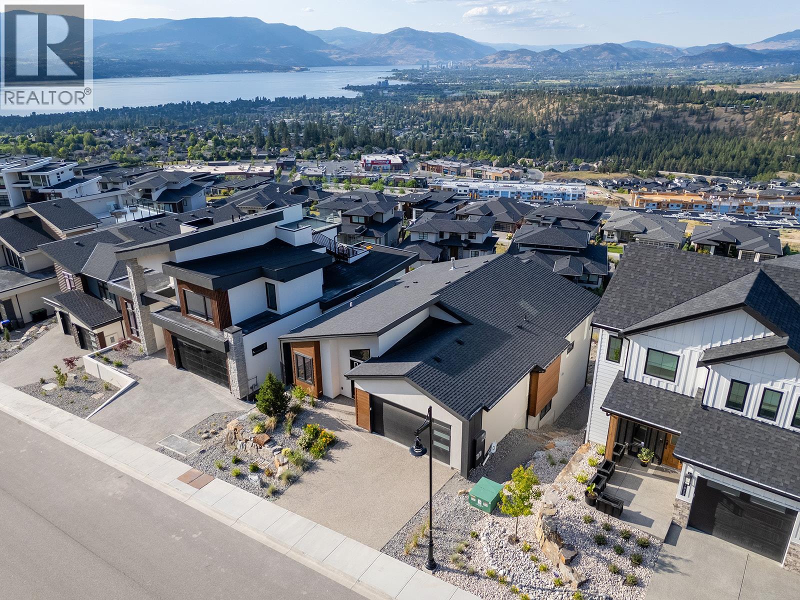  1018 Emslie Street, Kelowna