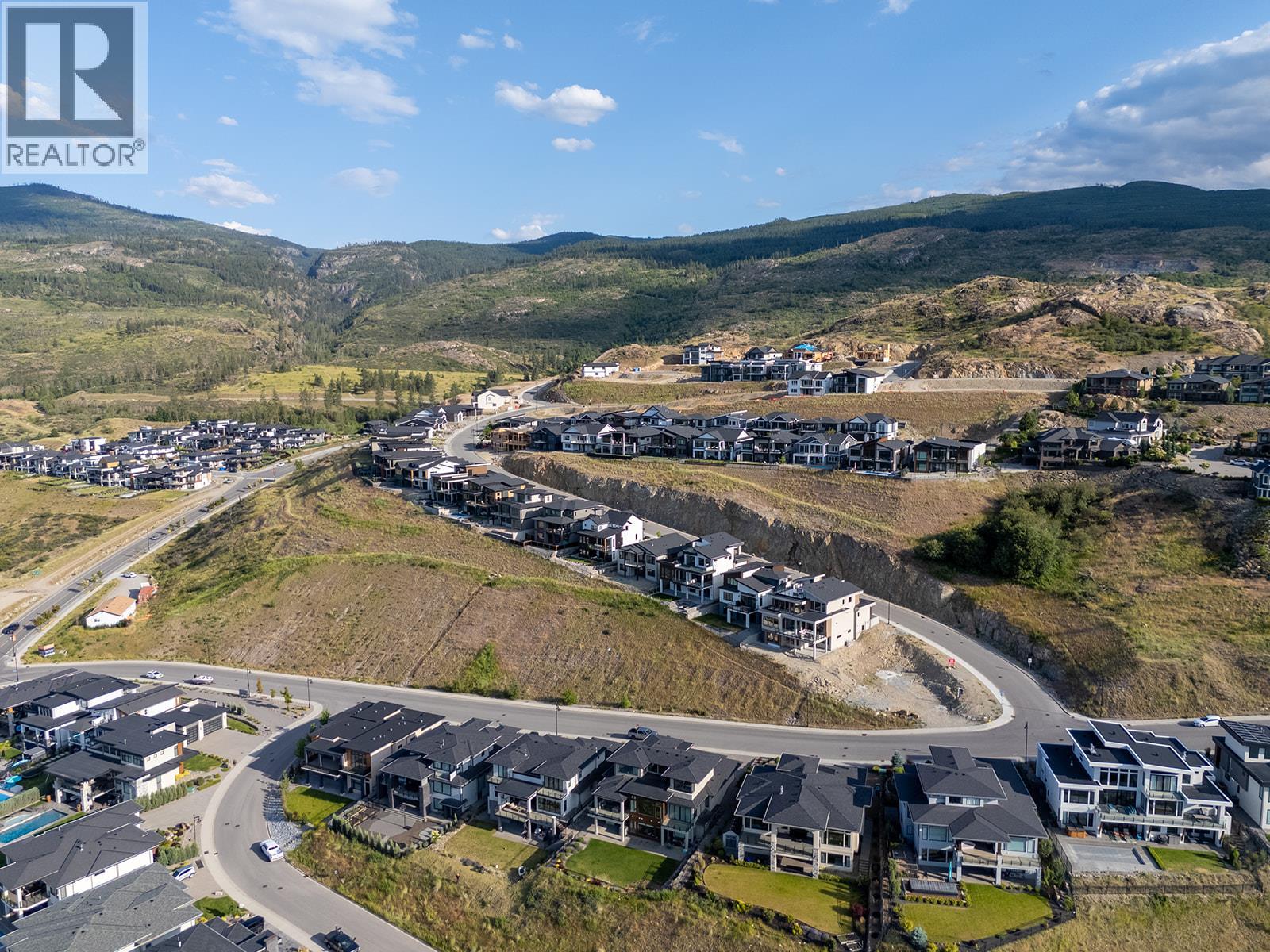  1018 Emslie Street, Kelowna