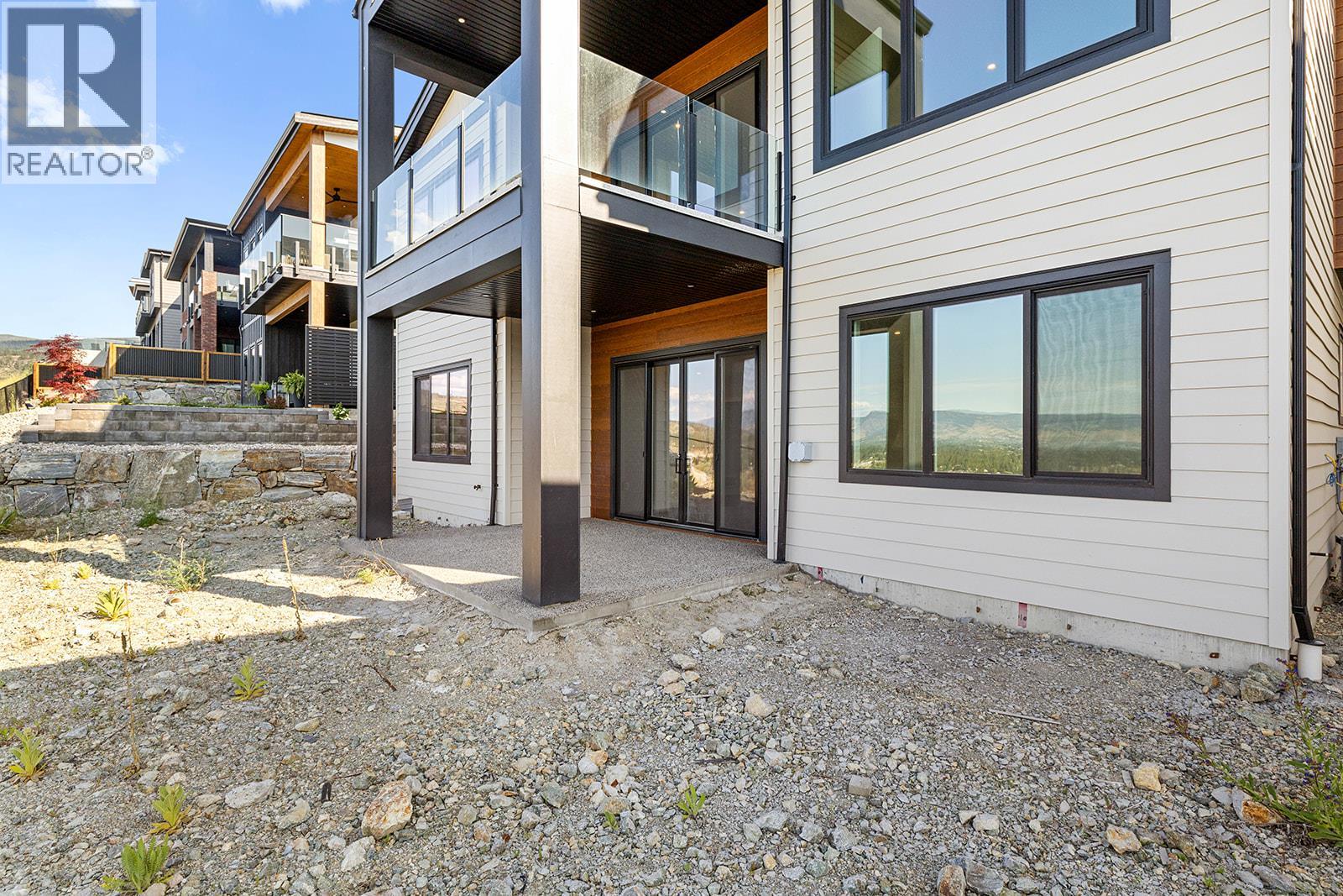  1018 Emslie Street, Kelowna