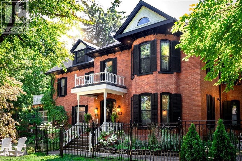 123 MAIN Street W