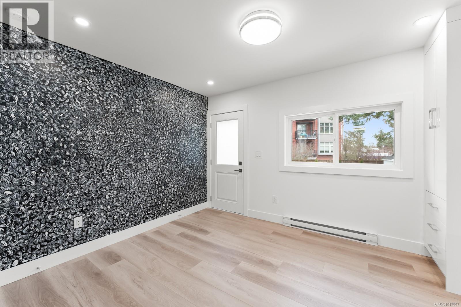  4037 Lakehill Place, Saanich