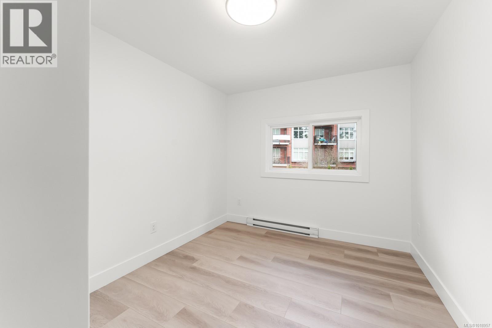  4037 Lakehill Place, Saanich