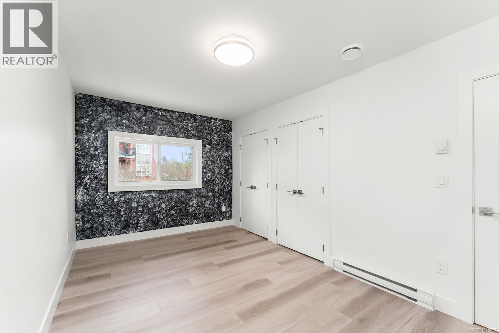  4037 Lakehill Place, Saanich