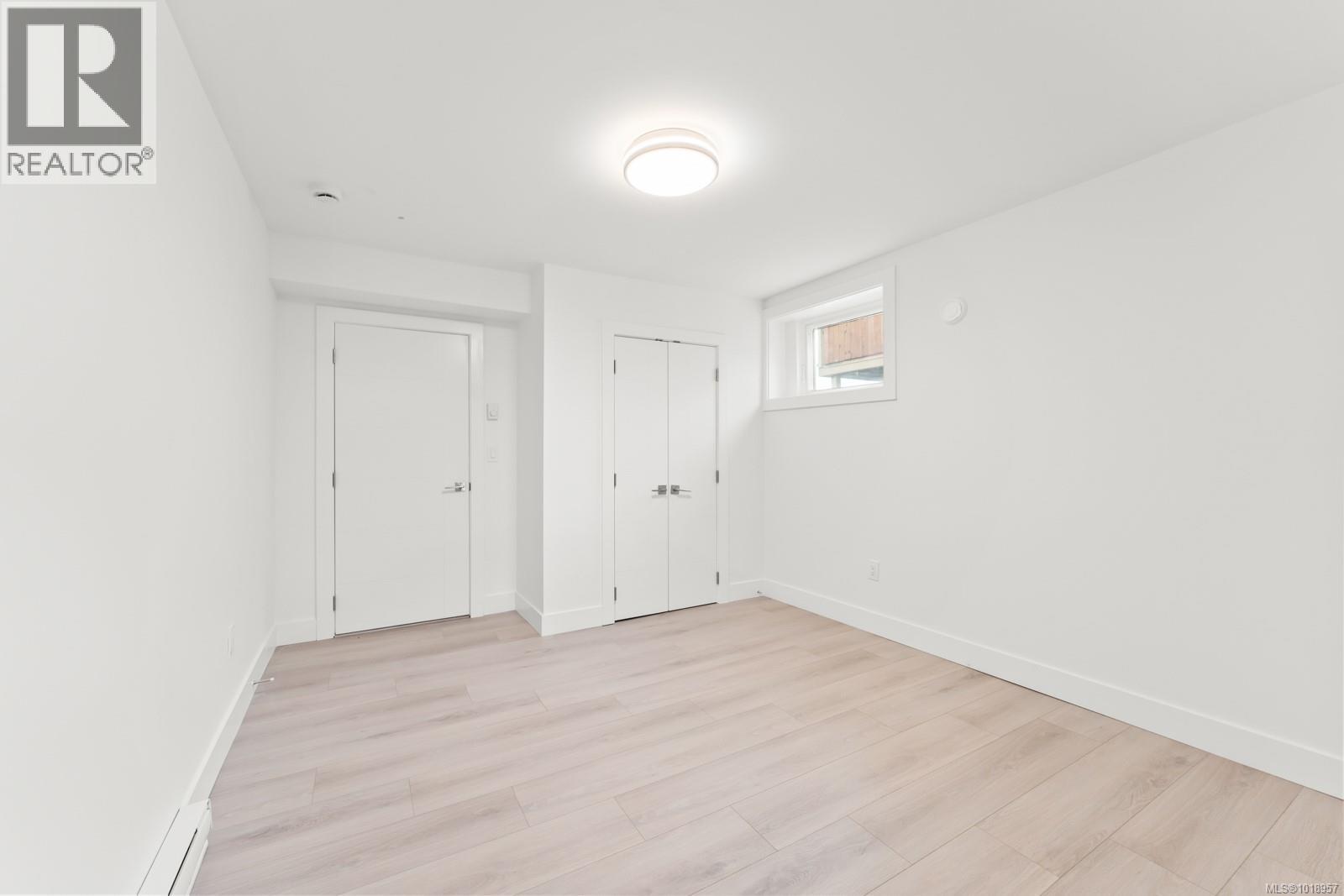  4037 Lakehill Place, Saanich