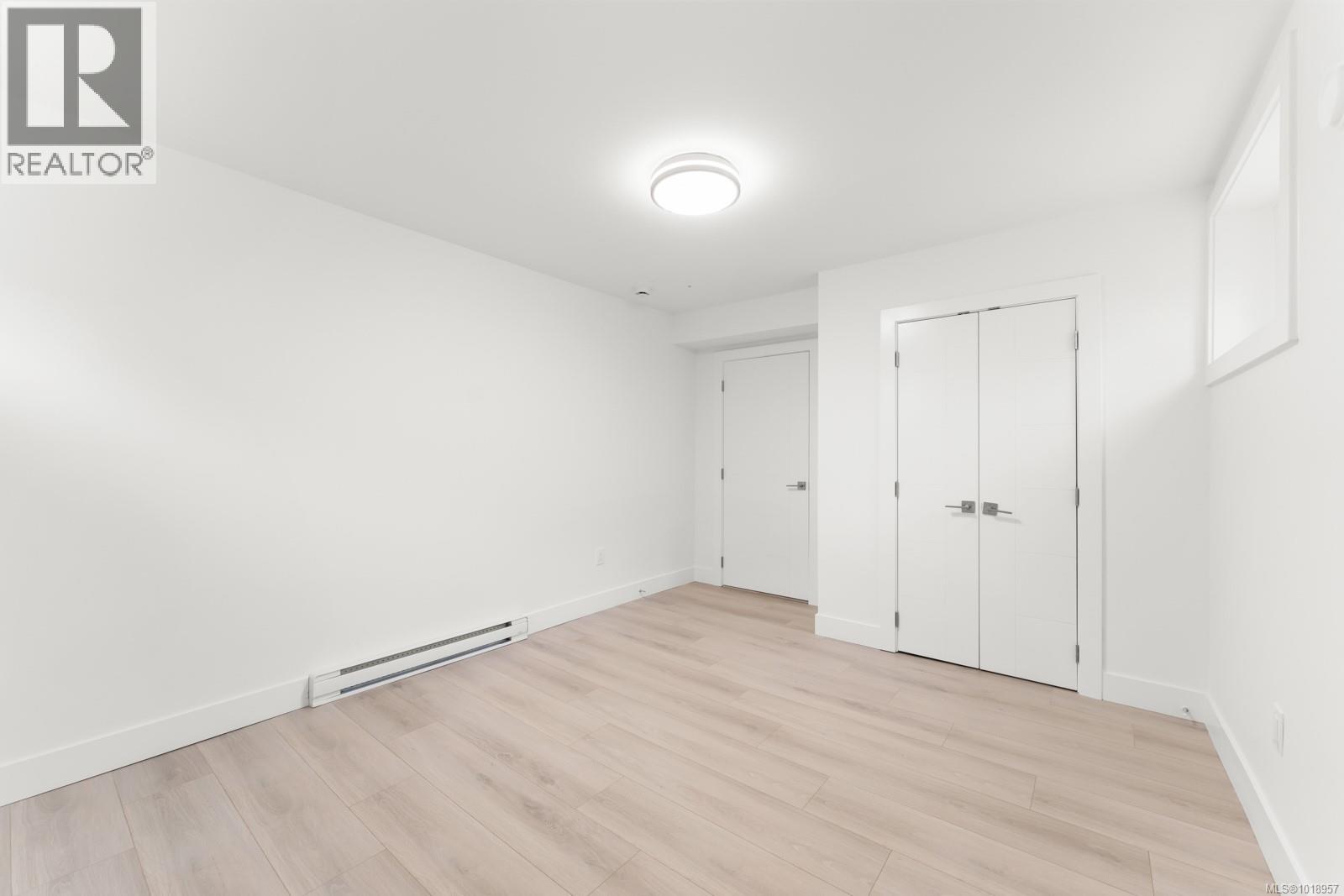  4037 Lakehill Place, Saanich