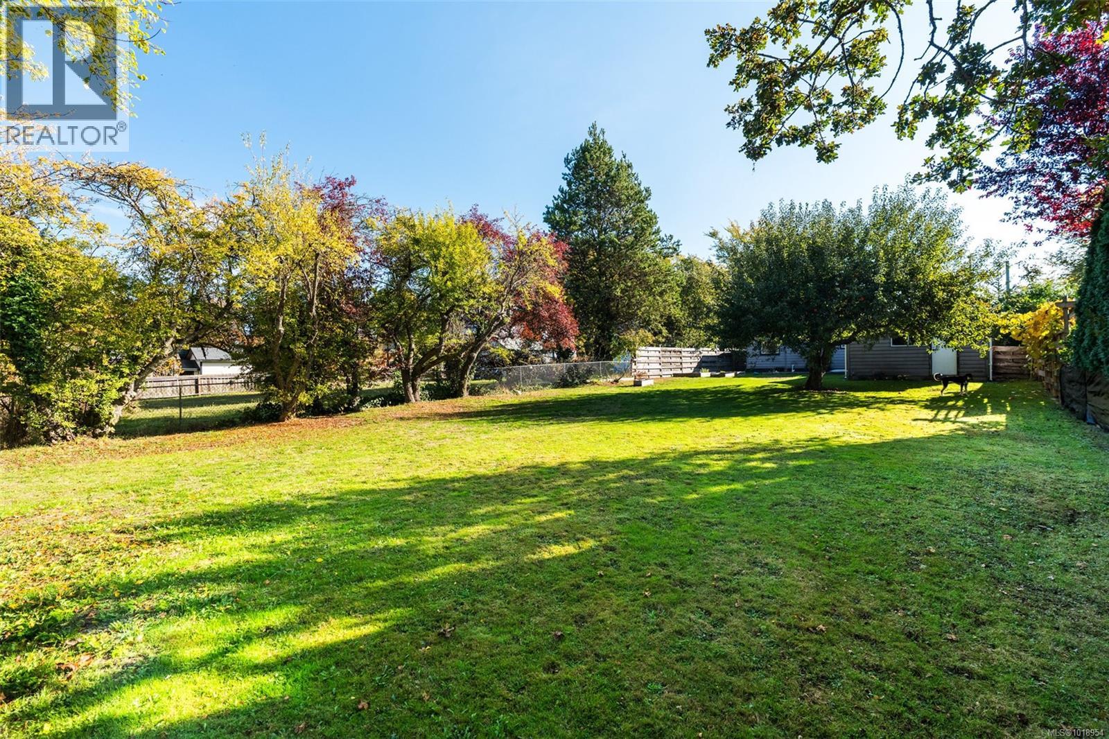  2926 Colquitz Avenue, Saanich