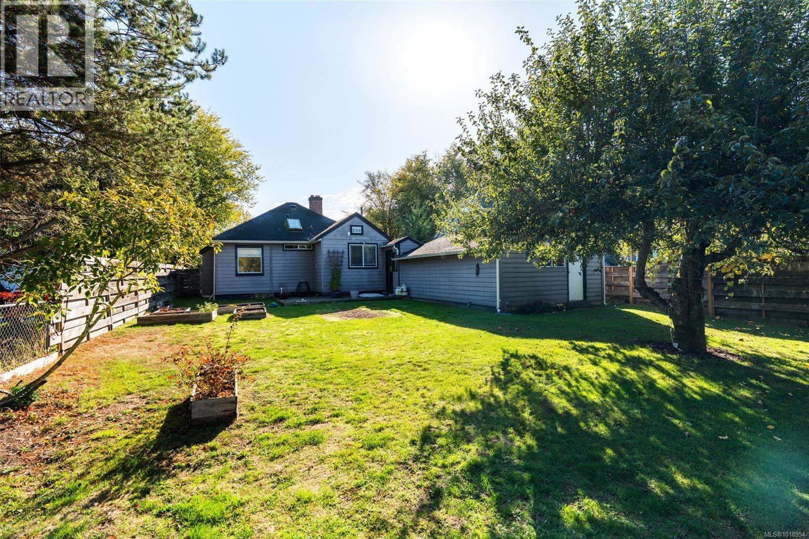  2926 Colquitz Avenue, Saanich