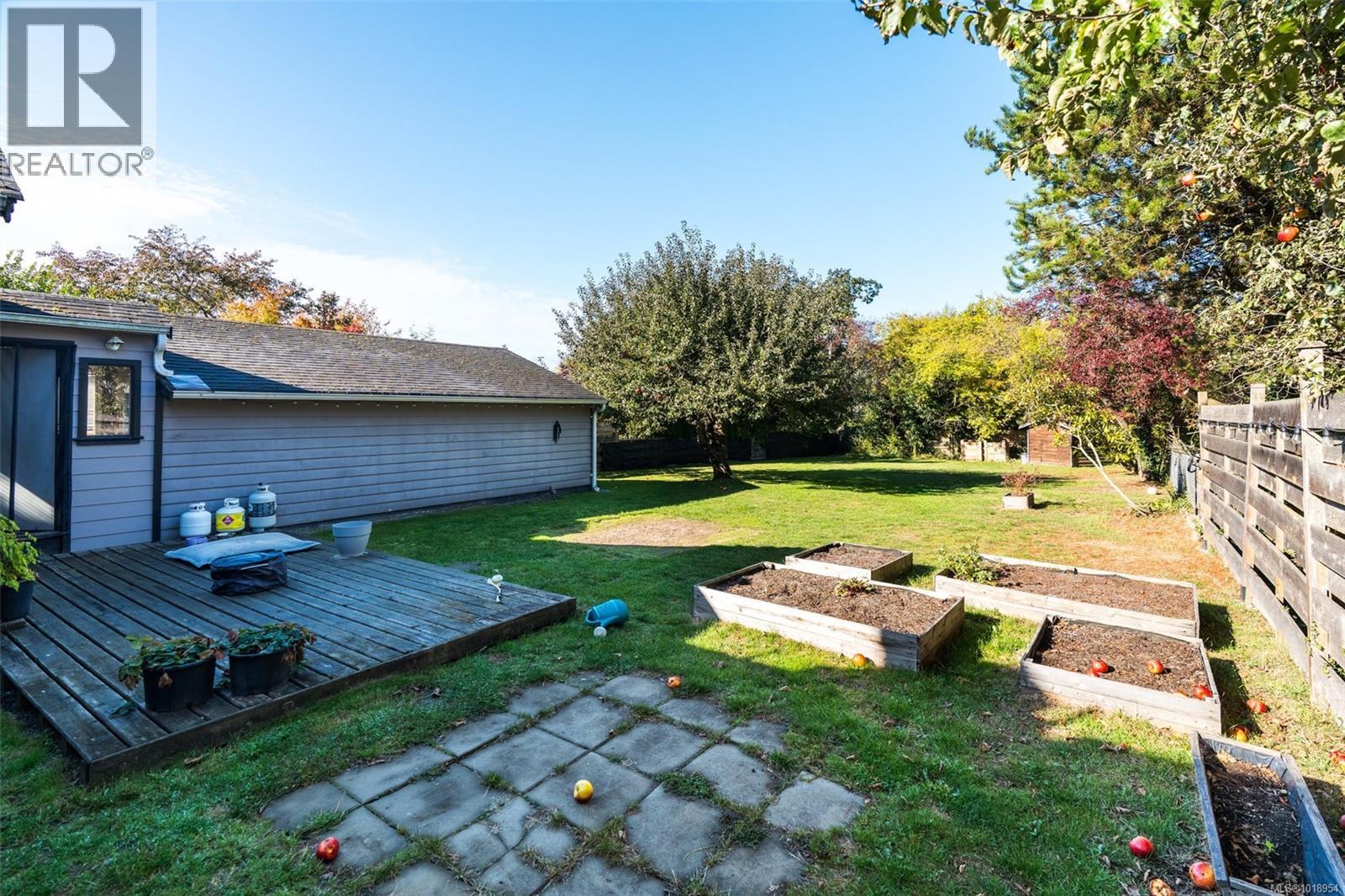  2926 Colquitz Avenue, Saanich