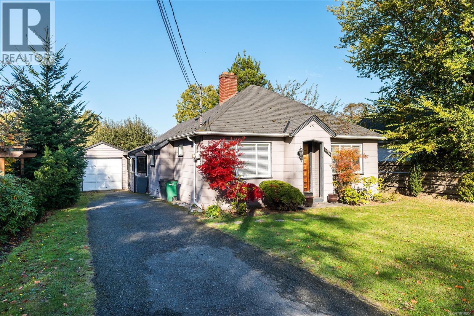  2926 Colquitz Avenue, Saanich