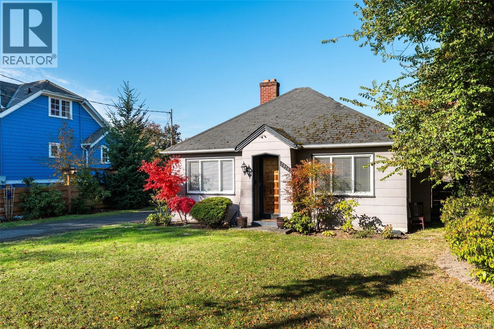  2926 Colquitz Avenue, Saanich