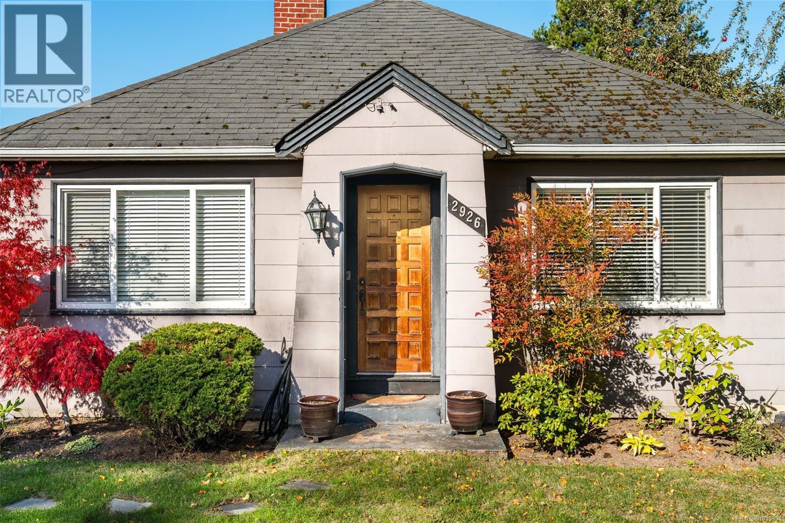  2926 Colquitz Avenue, Saanich