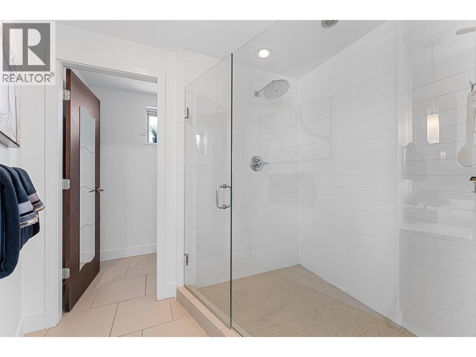 701 2040 Springfield Road, Kelowna