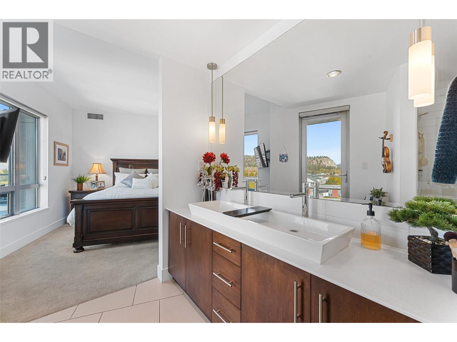 701 2040 Springfield Road, Kelowna