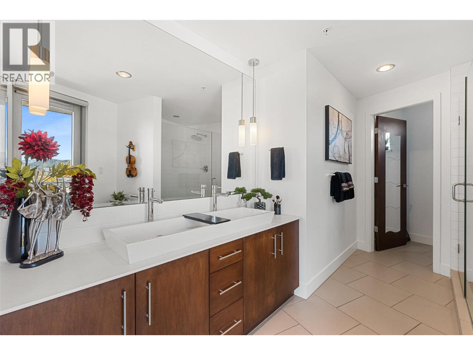 701 2040 Springfield Road, Kelowna