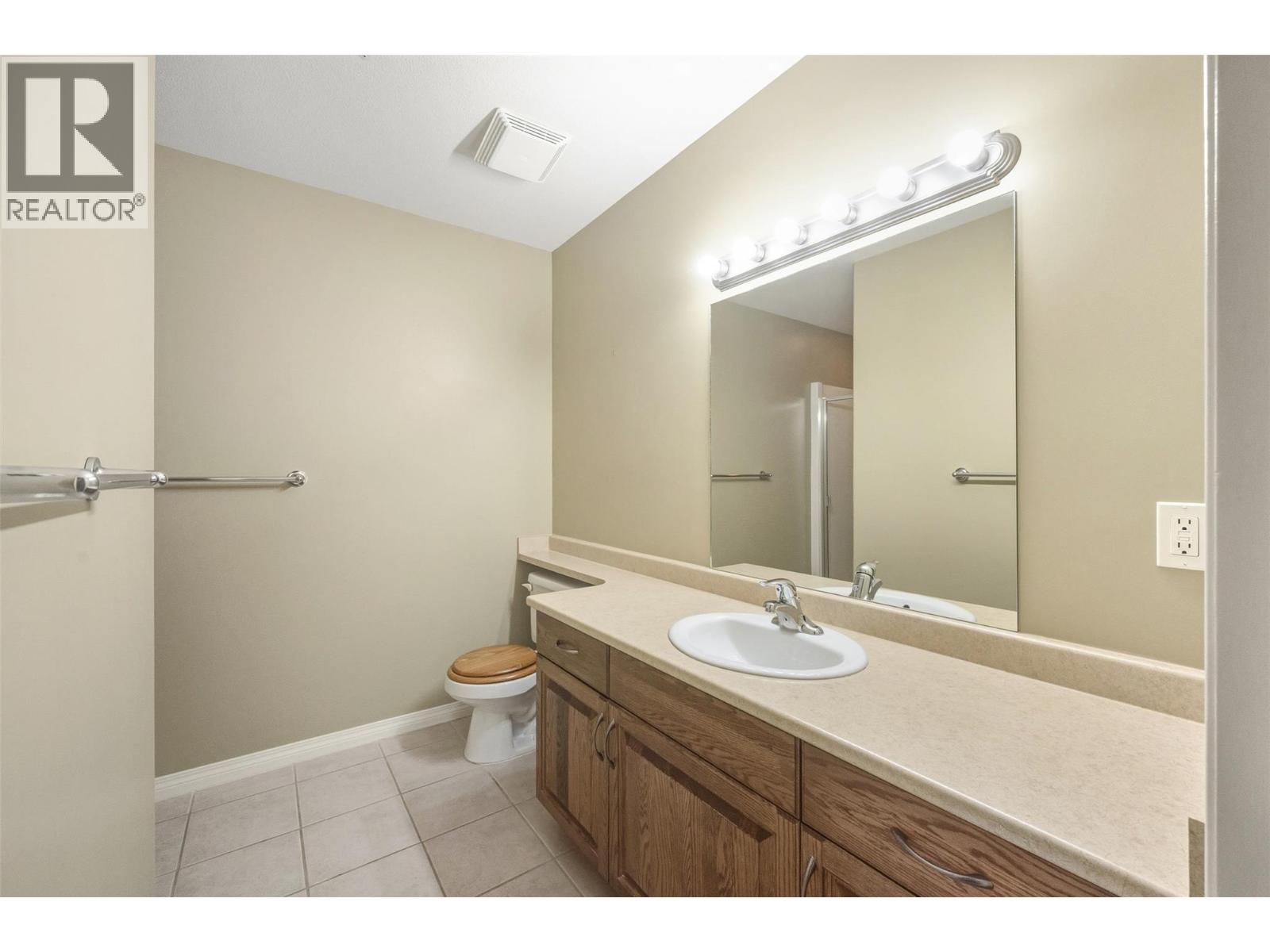 921 Spillway Road Unit# 105A, Oliver