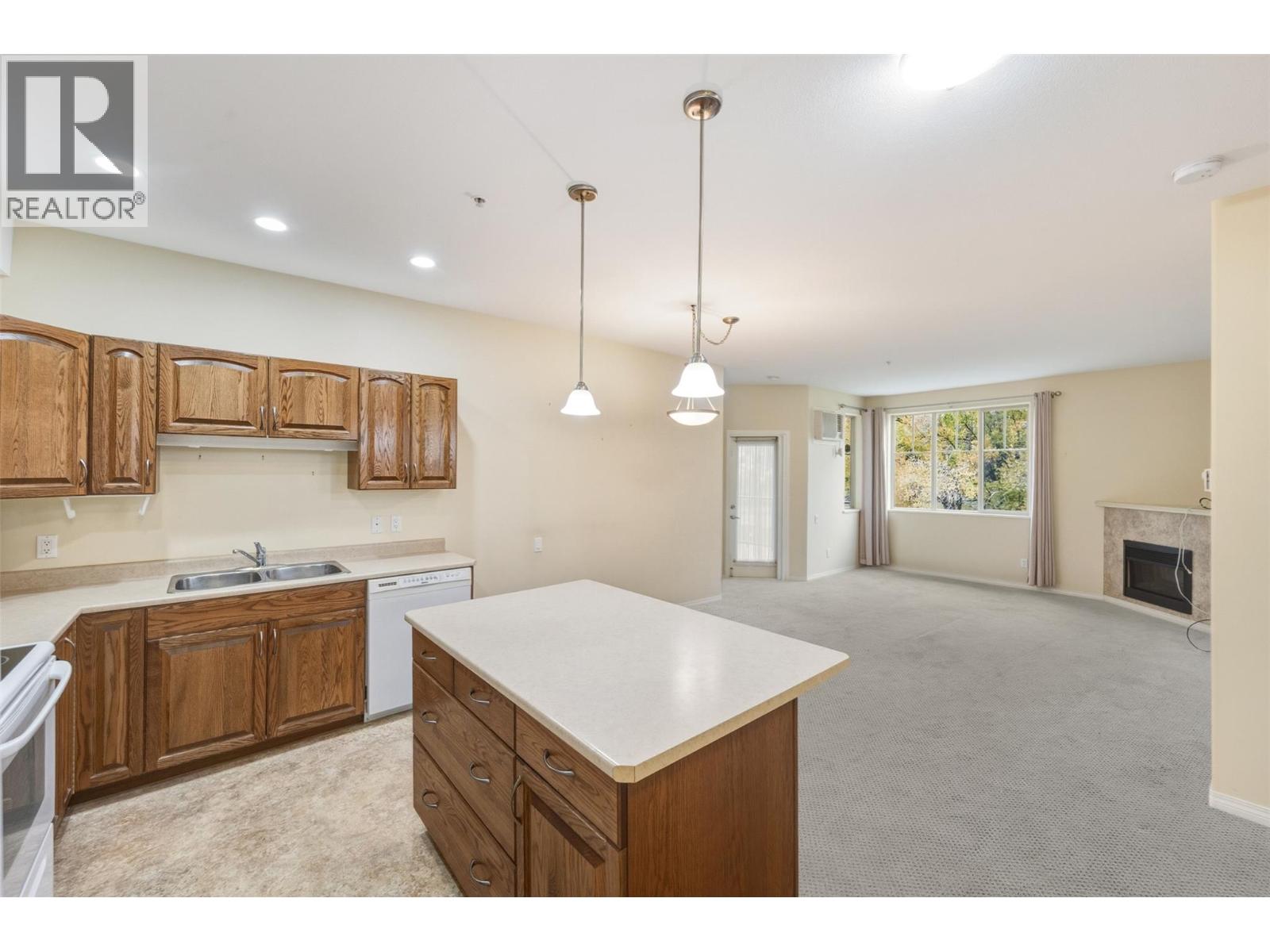 921 Spillway Road Unit# 105A, Oliver