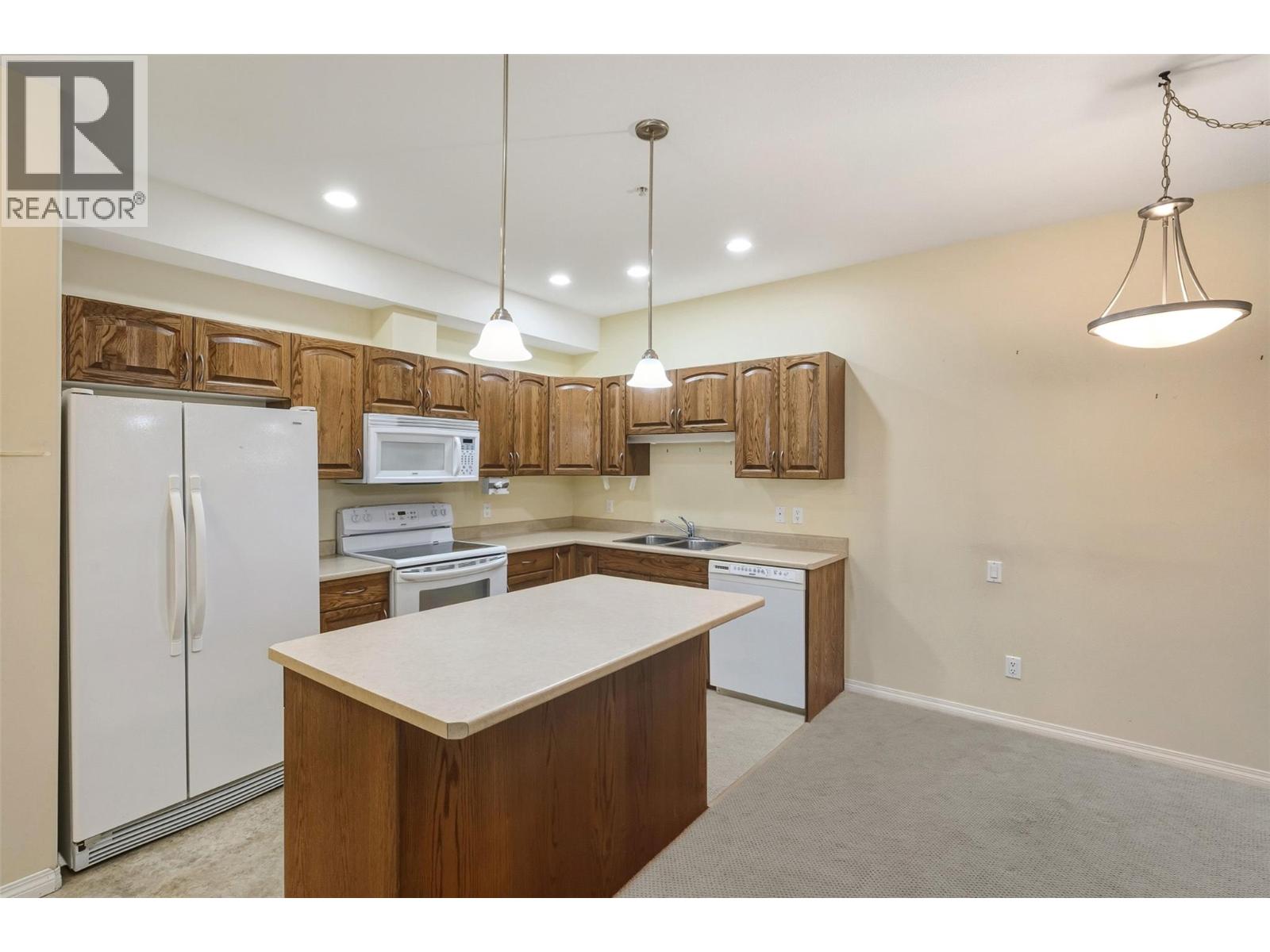 921 Spillway Road Unit# 105A, Oliver