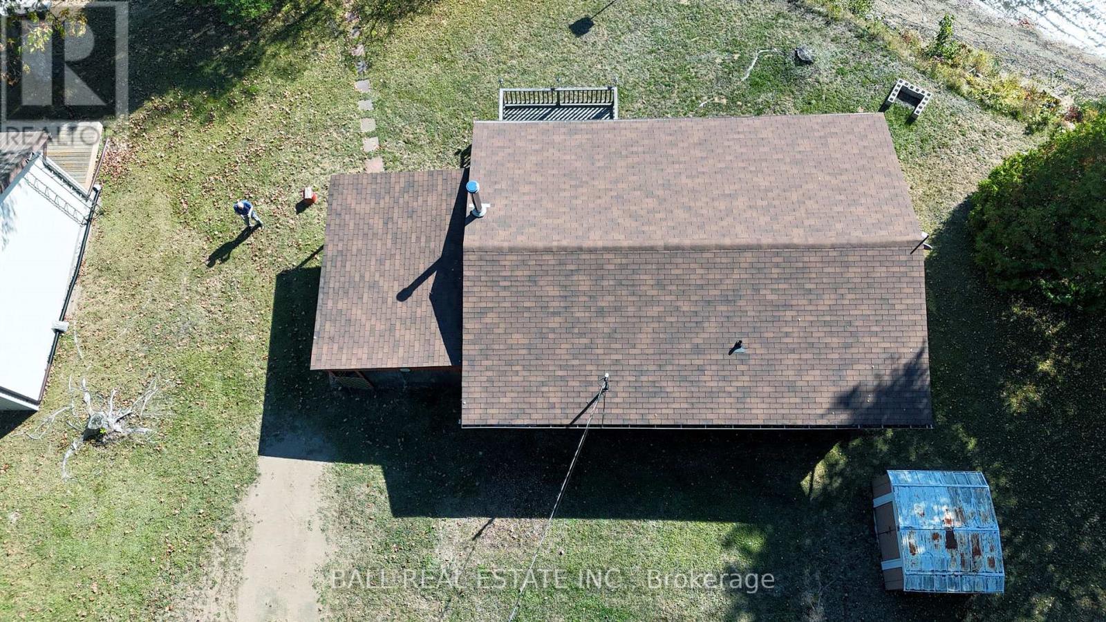 9 RUSSELL CRESCENT - 7