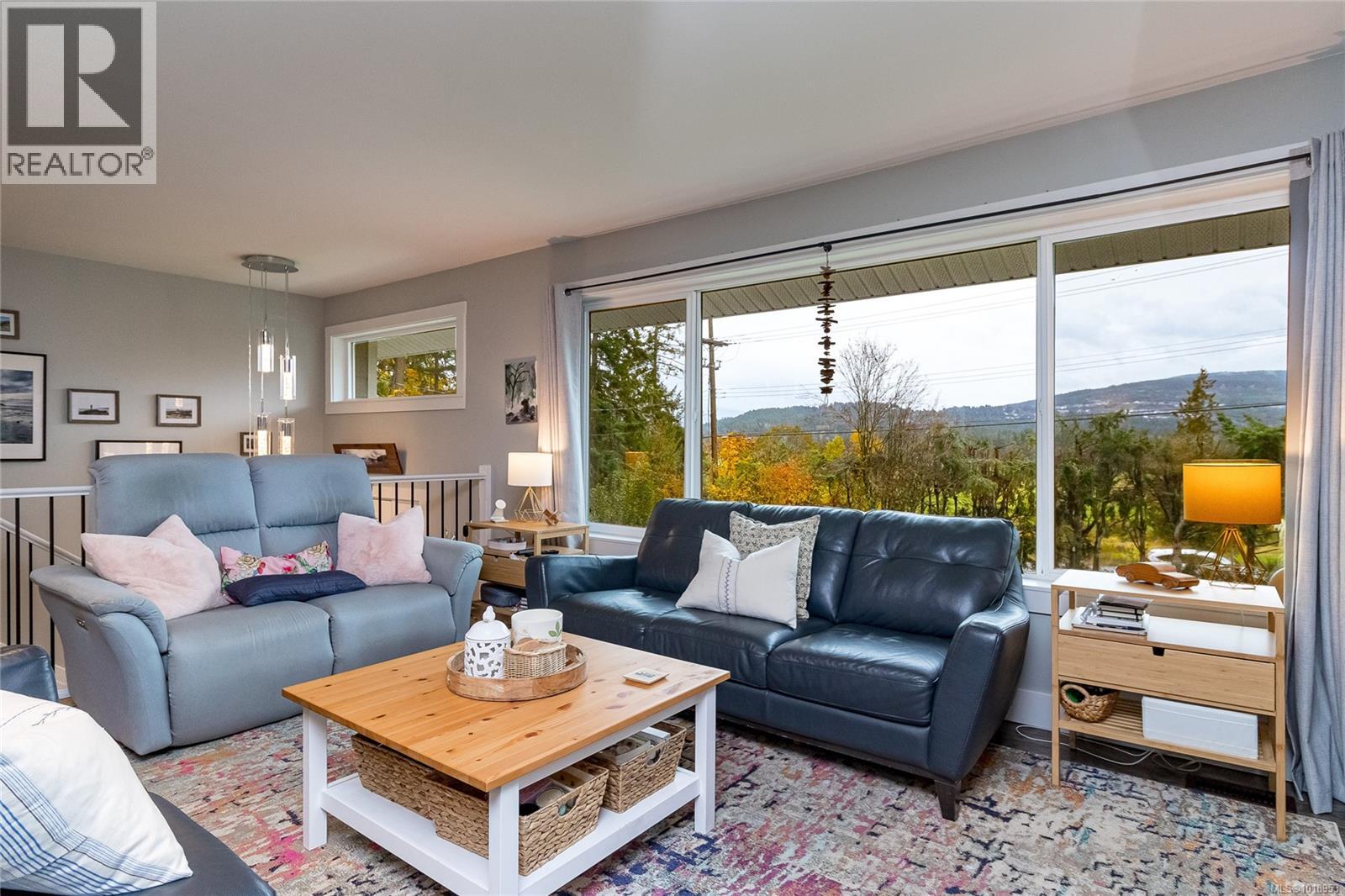 1597 Herd Rd, Duncan