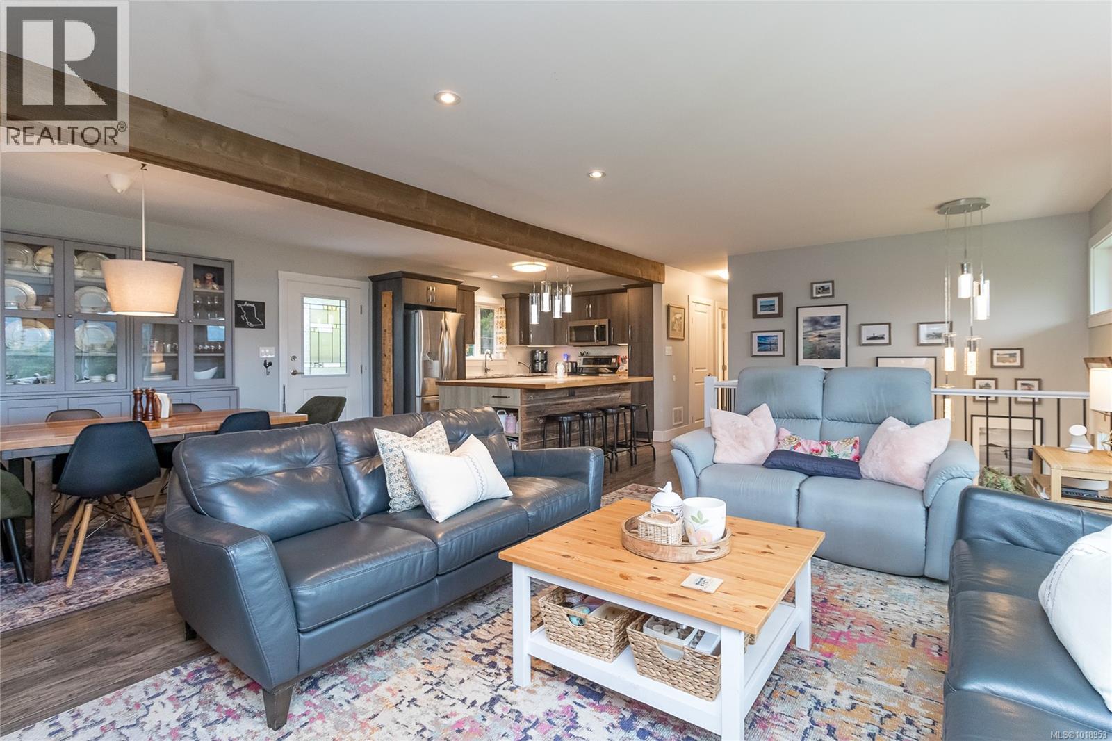 1597 Herd Rd, Duncan