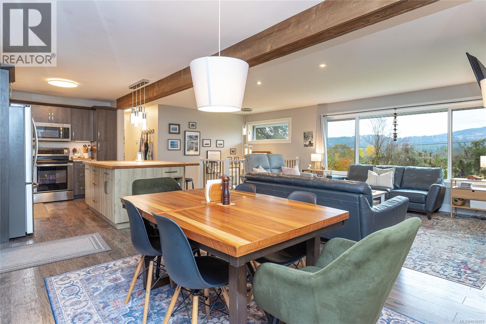 1597 Herd Rd, Duncan