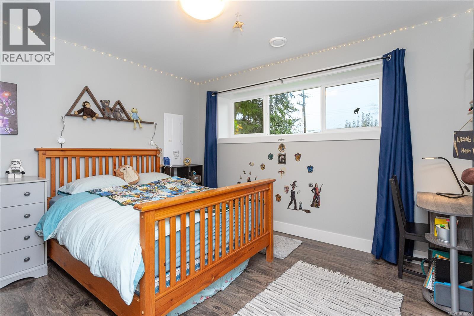 1597 Herd Rd, Duncan