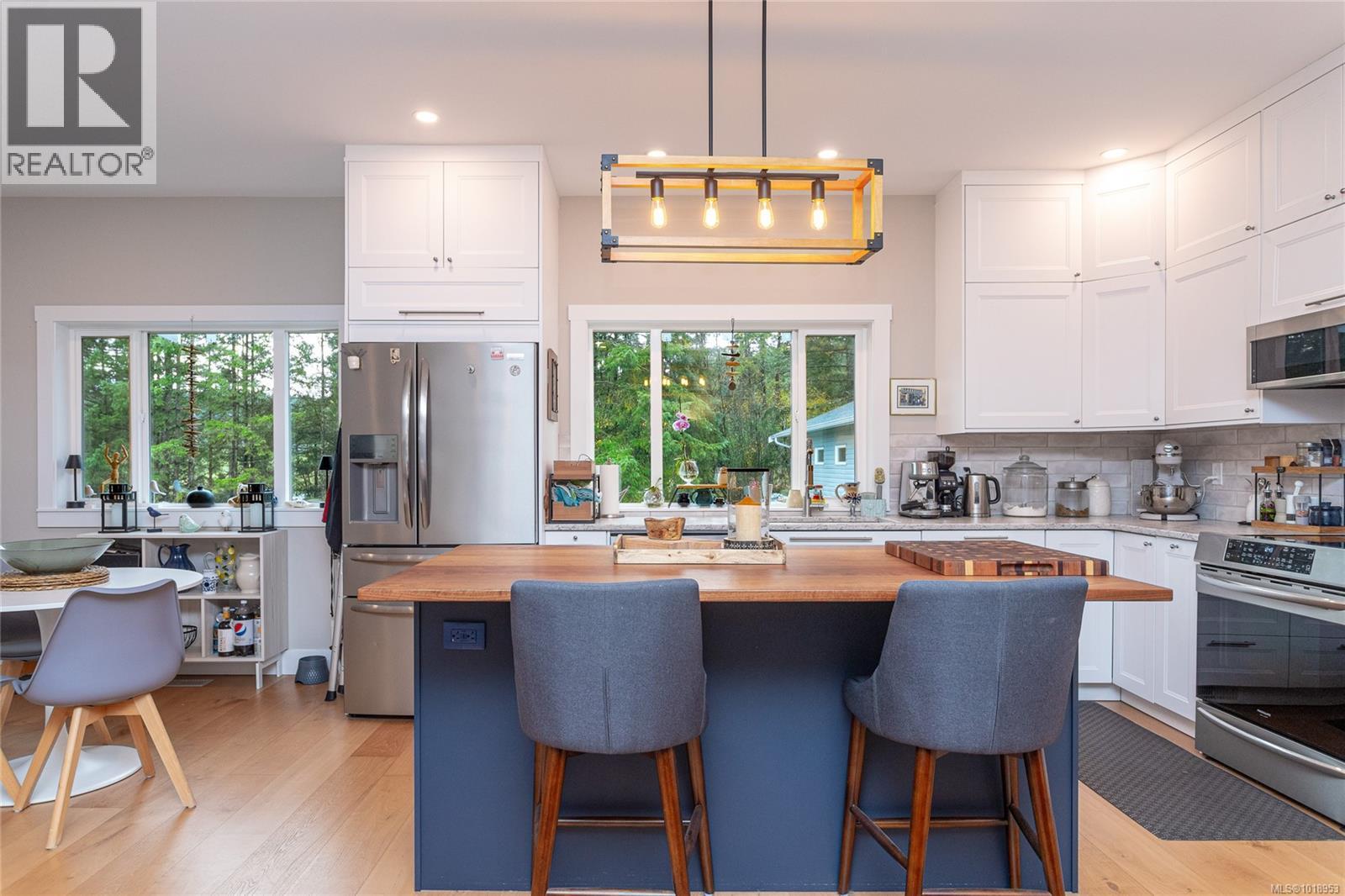 1597 Herd Rd, Duncan