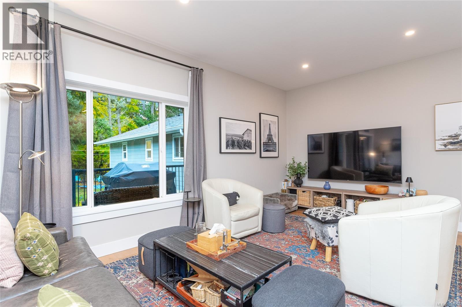 1597 Herd Rd, Duncan