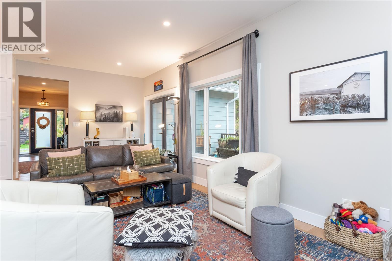 1597 Herd Rd, Duncan